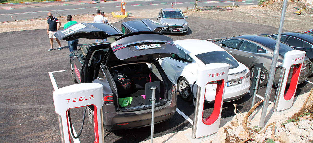 Awaiting of Tesla charging